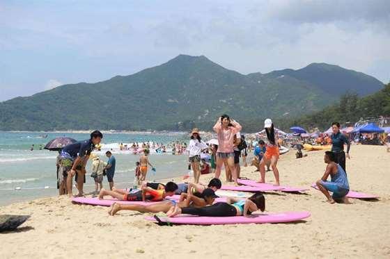 迪丽热巴引领时尚潮流,率先穿上2024春夏高级定制时装!